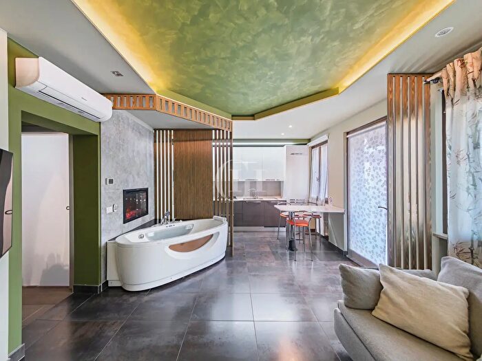 Appartamento bilocale in vendita in Desenzano Del Garda