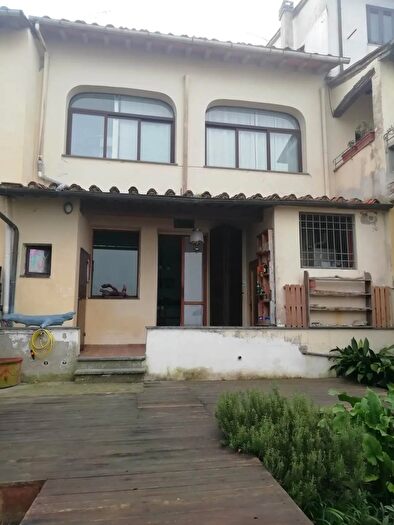 Casa con 9 locali in vendita in San Miniato, San Miniato