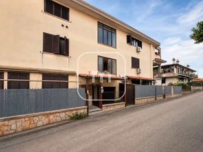 Appartamento con 5 locali in vendita in Via Maggio, Fonte Nuova