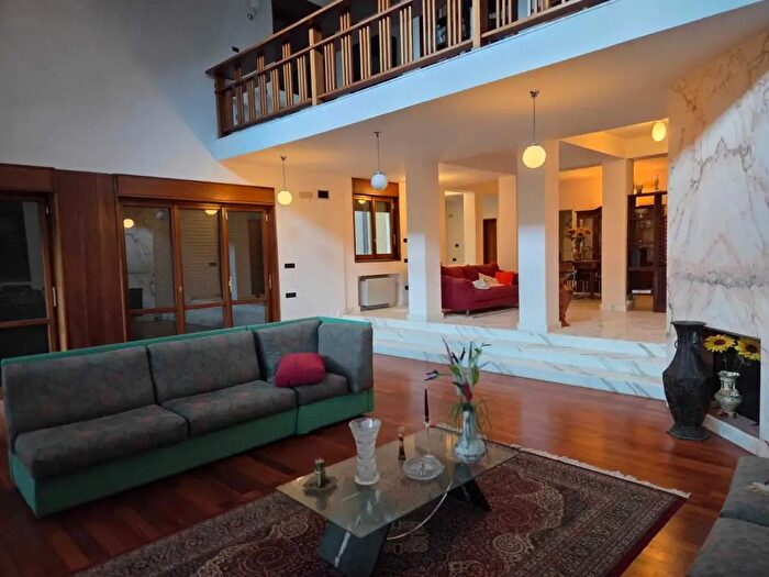 Casa trilocale in vendita in Via Ciorani, Mercato San Severino