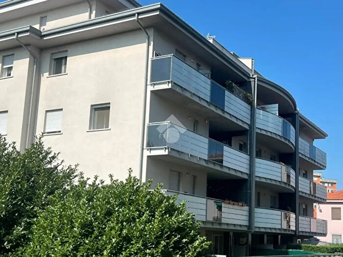 Appartamento trilocale in vendita in Via Giacinto Menotti Serrati, San Giuliano Milanese