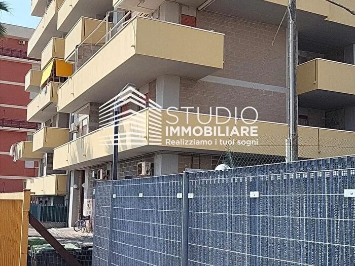 Appartamento trilocale in vendita in Via Vittorio Emanuele, Margherita Di Savoia