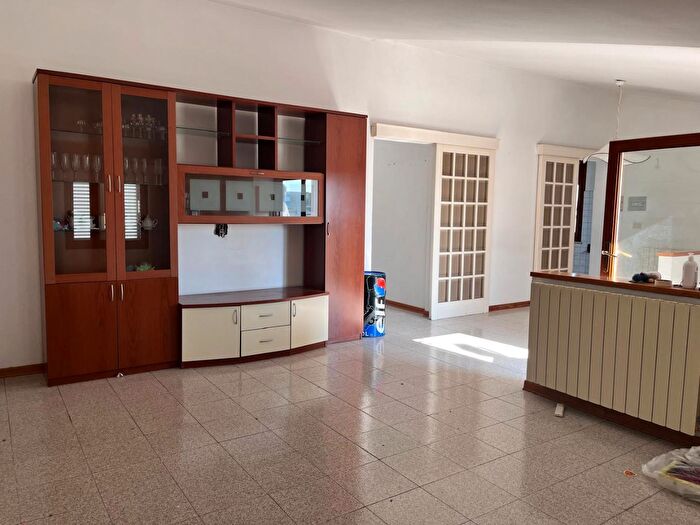 Casa con 12 locali in vendita in Agliana