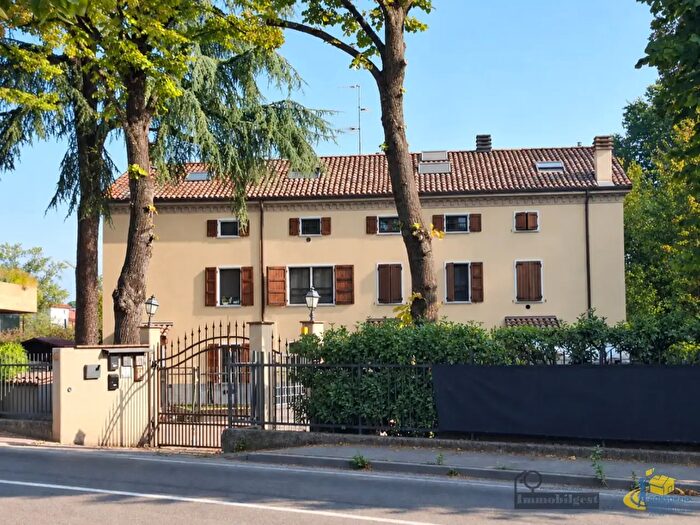 Appartamento bilocale in vendita in Piazza di Basilicanova Via Traversetolo, Montechiarugolo