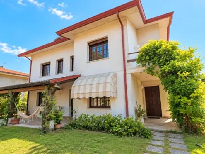 Casa con 6 locali in vendita in Via Giacomo Puccini, Abano Terme
