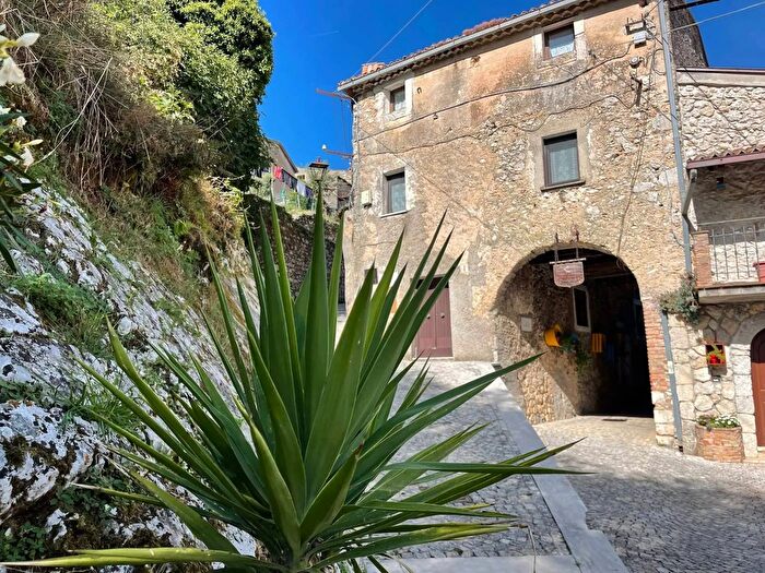 Casa bilocale in vendita in Via della LisciaColle San Magno, Colle San Magno