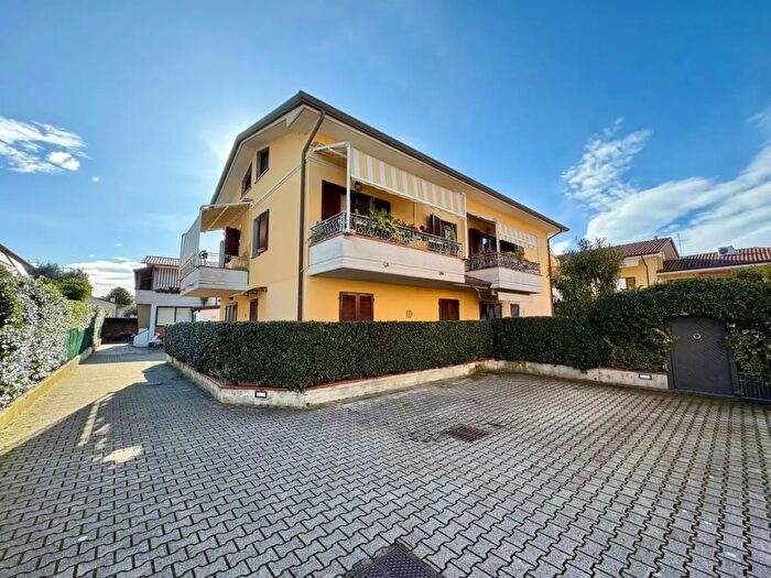 Appartamento quadrilocale in vendita in Massa