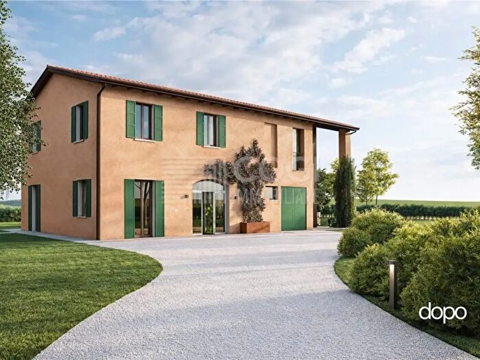 Casa con 5 locali in vendita in Via Ladello, Imola