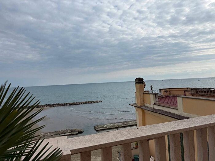 Appartamento trilocale in affitto in Via Antonio Gramsci, Centro, Nettuno