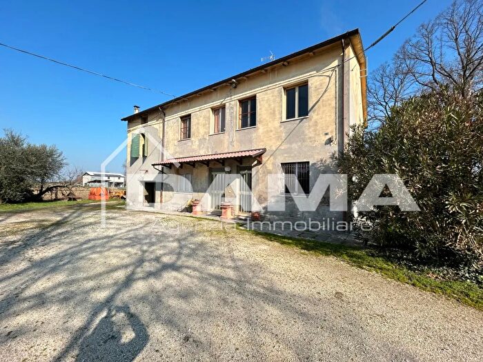 Casa con 12 locali in vendita in Via Lughese, Forli