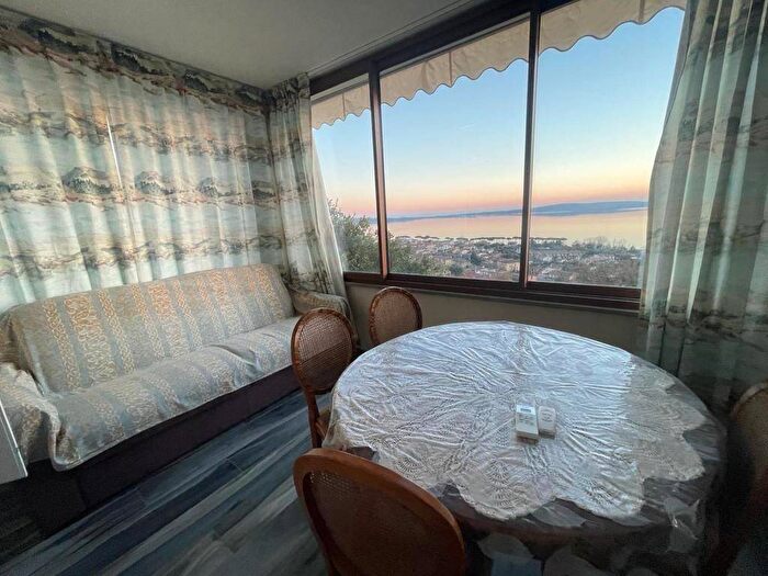 Casa trilocale in affitto in Via Olivetello, Centro, Trevignano Romano