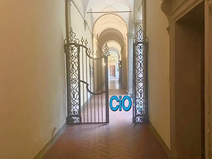 Appartamento con 5 locali in affitto in Bologna