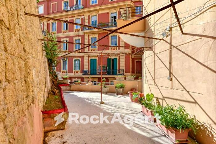 Appartamento quadrilocale in vendita in Via Torquato Tasso, Napoli