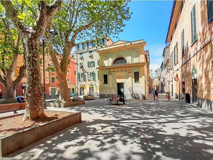 Appartamento quadrilocale in affitto in Via Paglia, Sestri Ponente, Genova