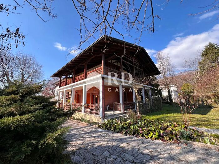 Casa con 13 locali in vendita in Via Viola, Budoia
