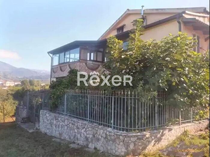 Casa quadrilocale in vendita in Strada Nazionale Sannitica, Castelvenere
