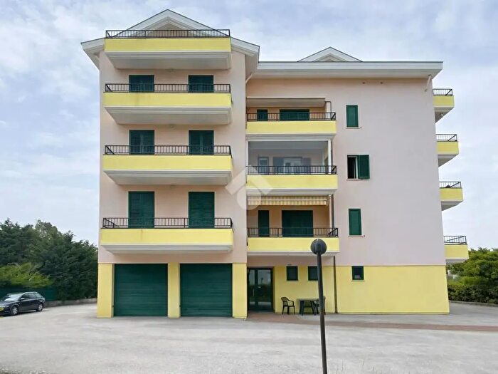 Appartamento trilocale in vendita in Via Nervi, Giulianova