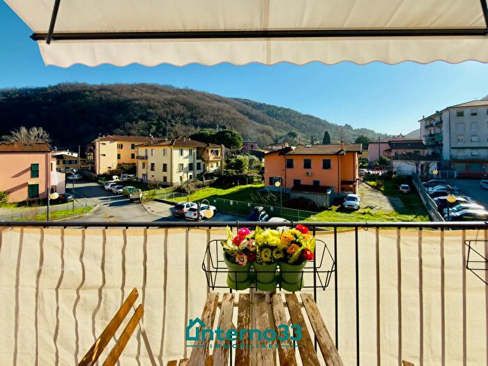 Appartamento quadrilocale in vendita in Via Ragnara, Arcola