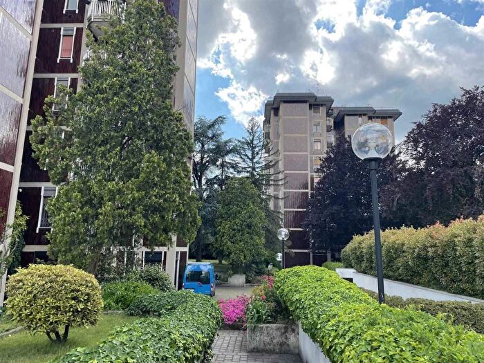 Appartamento trilocale in affitto in VIA DEI CICLAMINI, Primaticcio, Milano