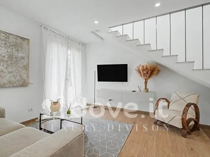 Casa con 6 locali in vendita in Via Porto Azzurro, Fiumicino