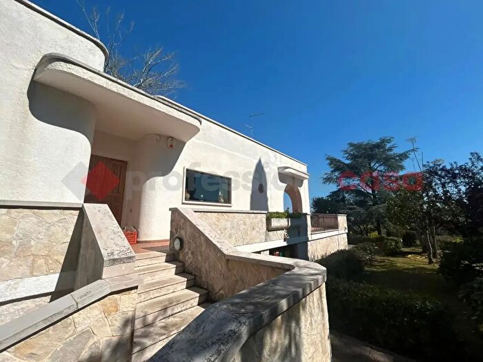 Casa con 7 locali in vendita in Cda Cozzana, Monopoli