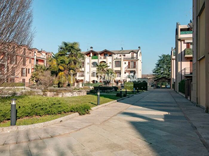 Appartamento trilocale in vendita in Via Bellotto, Vaprio DAdda