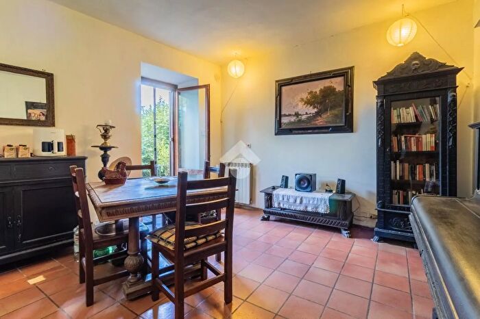 Appartamento quadrilocale in vendita in Via Giuseppe Garibaldi, Sutri