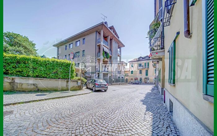 Appartamento quadrilocale in vendita in Gavirate