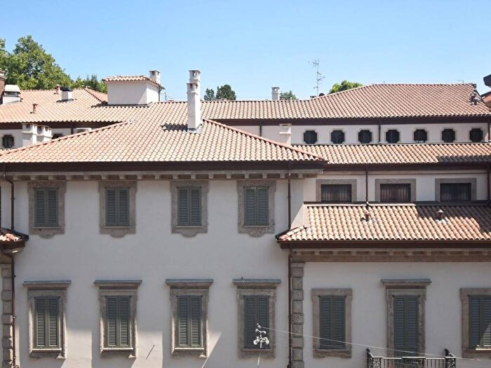 Appartamento trilocale in affitto in Corso Venezia, Palestro, Milano