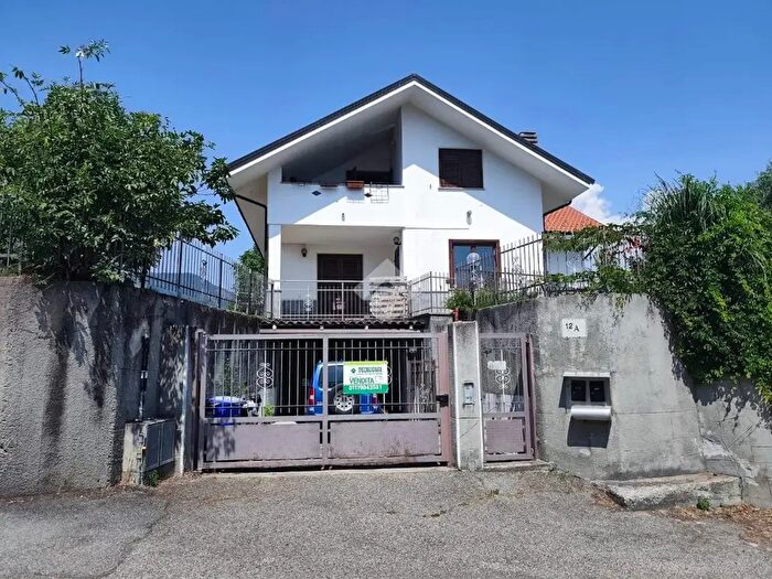 Casa con 9 locali in vendita in Via M Cuneo, Avigliana