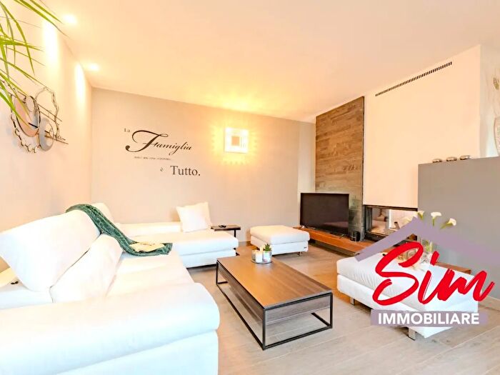 Casa con 7 locali in vendita in Via G Matteotti, Bellinzago Novarese