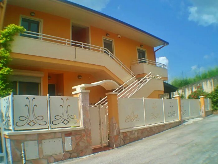 Casa con 10 locali in vendita in Via dei Colli Valle San Giovanni, Teramo