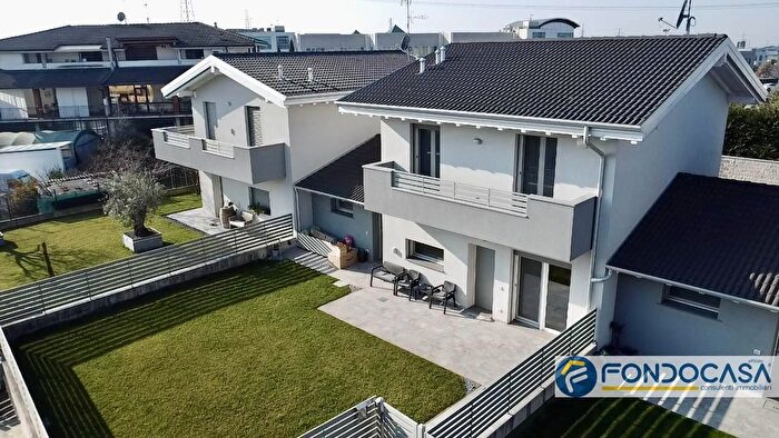 Casa con 5 locali in vendita in Via Romana, Palazzolo SullOglio