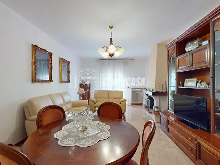 Appartamento quadrilocale in vendita in Via Villanegro, Carpi