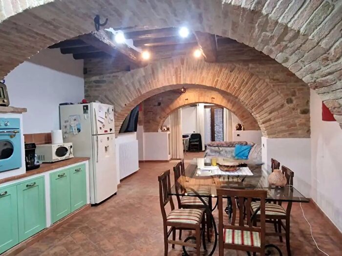 Appartamento trilocale in vendita in Via Regina Margherita, Collazzone