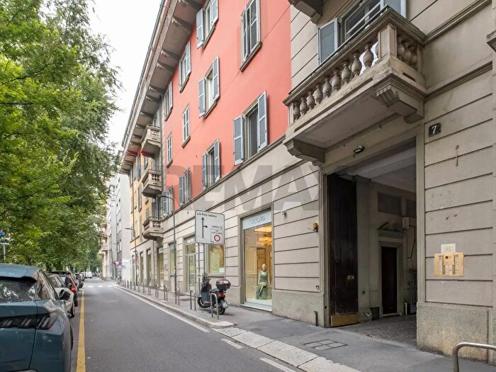 Appartamento trilocale in vendita in Milano