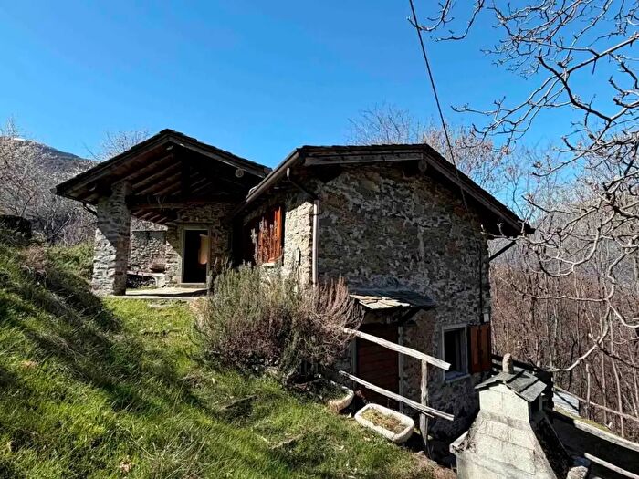 Casa con 6 locali in vendita in Via Priula, Morbegno