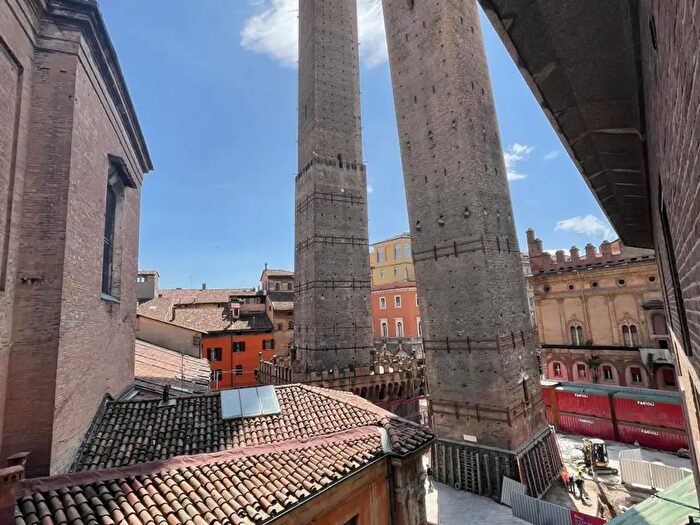 Appartamento quadrilocale in vendita in Bologna