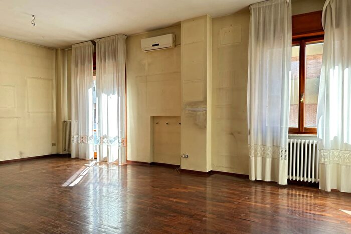 Appartamento quadrilocale in vendita in Via Commandino, Pesaro