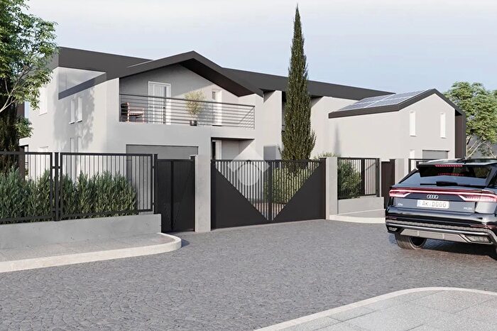 Casa con 5 locali in vendita in Via Ponchielli, SantIlario DEnza