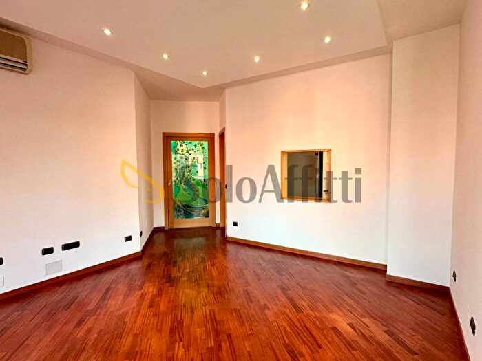 Appartamento trilocale in affitto in Via delle Forze Armate, Baggio, Milano