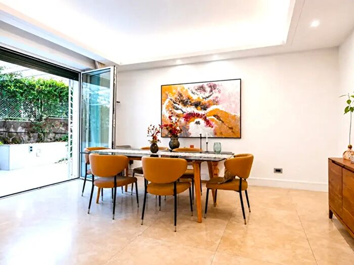 Appartamento quadrilocale in vendita in Via Ettore Ximenes, Roma