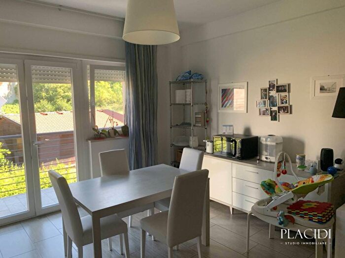 Appartamento trilocale in affitto in Via Monte Camicia, Santa Barbara San Sisto, L'Aquila