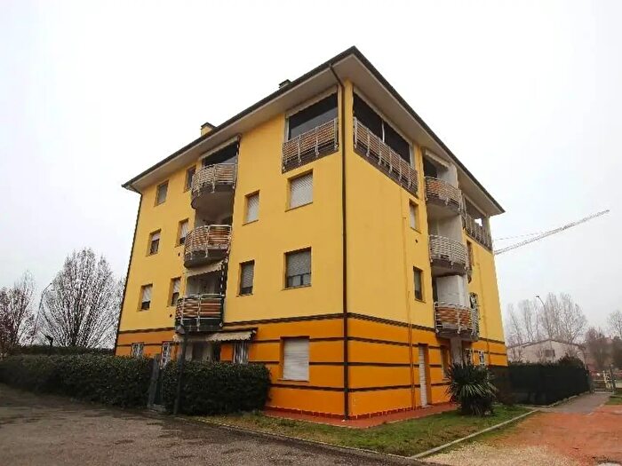 Appartamento trilocale in vendita in Via Andrea Costa, Calderara Di Reno