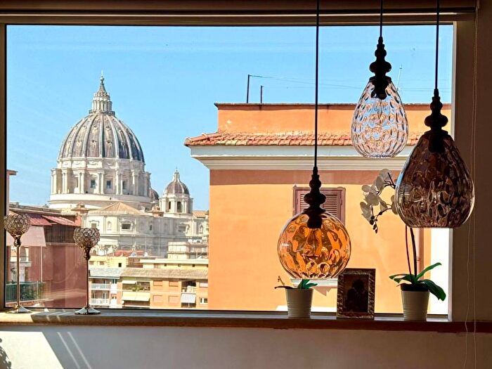 Casa trilocale in affitto in Via di Monte del Gallo, Gregorio VII Piccolomini, Roma