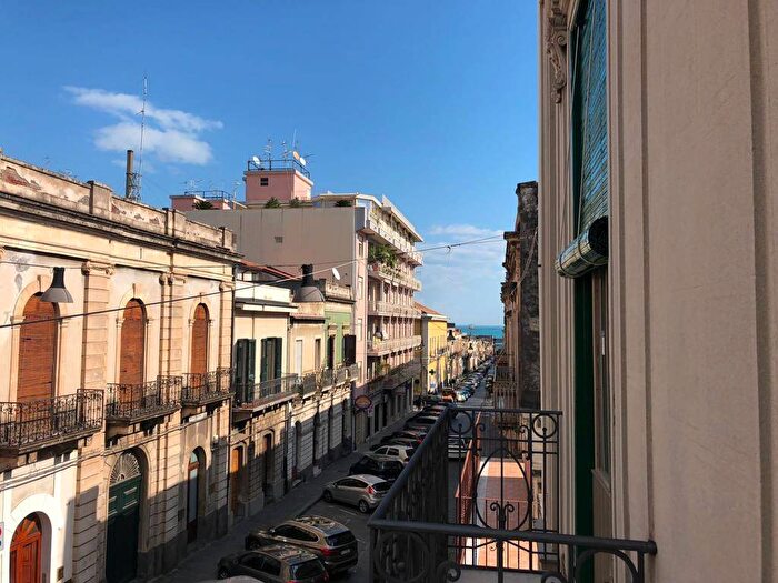 Appartamento con 6 locali in affitto in Corso Italia, Centro, Riposto