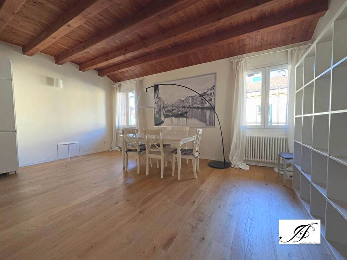 Casa trilocale in affitto in Contra Vescovado, Centro Storico, Vicenza