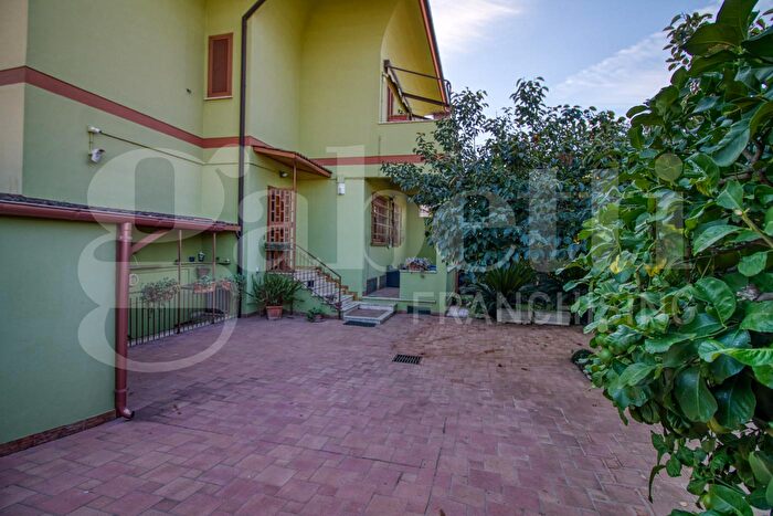 Casa con 6 locali in vendita in Via Monte Cervino, Guidonia Montecelio