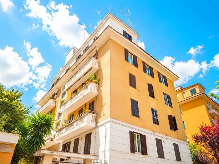 Appartamento trilocale in affitto in Roma