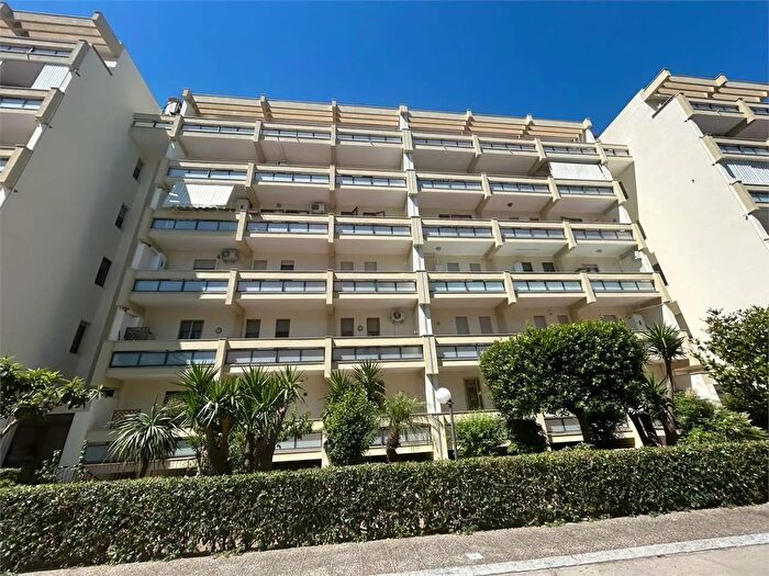 Appartamento quadrilocale in vendita in Viale Francia Brindisi, Brindisi